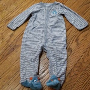Carter's Terry sleep and play size 9 months